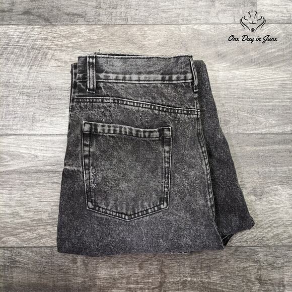 Ardene Juniors High Rise Mom Jeans Size 13 - Picture 6 of 6